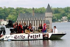 FLOAT HARRY POTTER boat 1